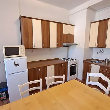 Na Slupi Sanctuary: Serene 2-bedroom Getaway Prag